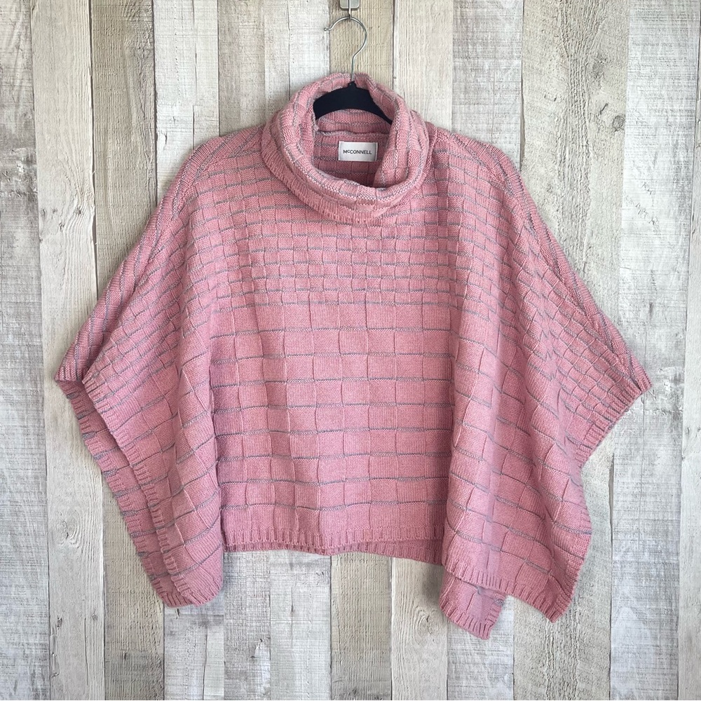 Vintage McConnell Irish 100%
Lambswool Poncho Basket weave One
Size Pullover